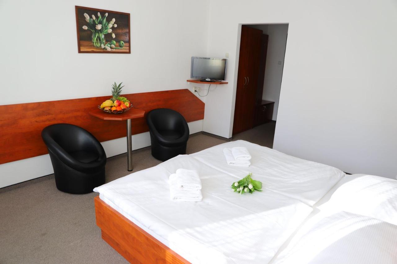 Hotel Rezident Turčianske Teplice Exteriör bild