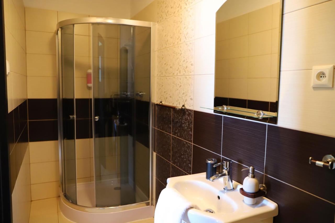 Hotel Rezident Turčianske Teplice Exteriör bild
