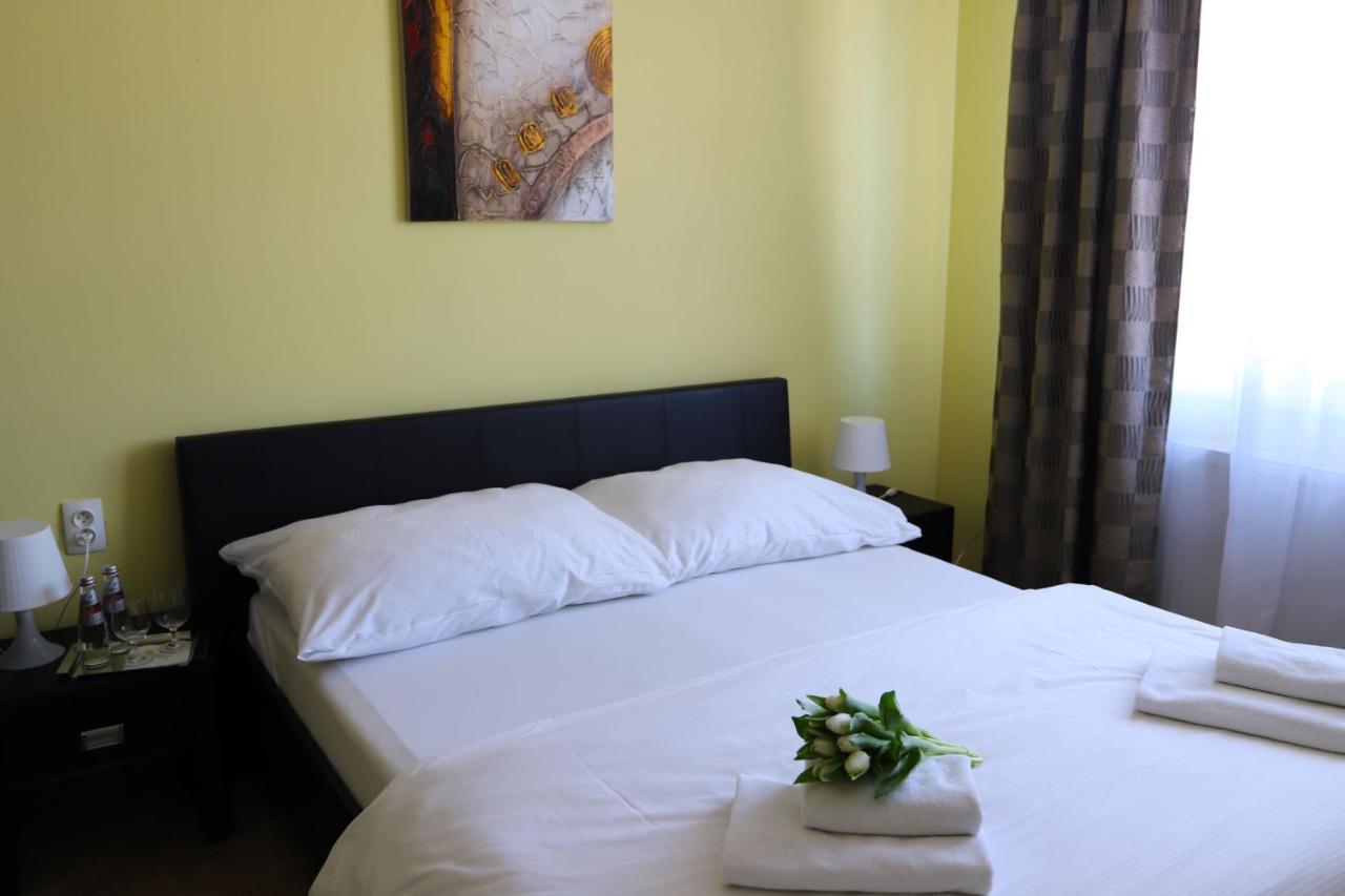 Hotel Rezident Turčianske Teplice Exteriör bild